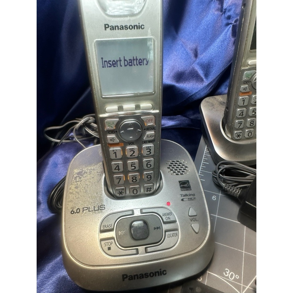 Panasonic 6.0 Plus Expandable Digital Cordless Answering System KX-TG4034 4pk - Picture 3 of 9